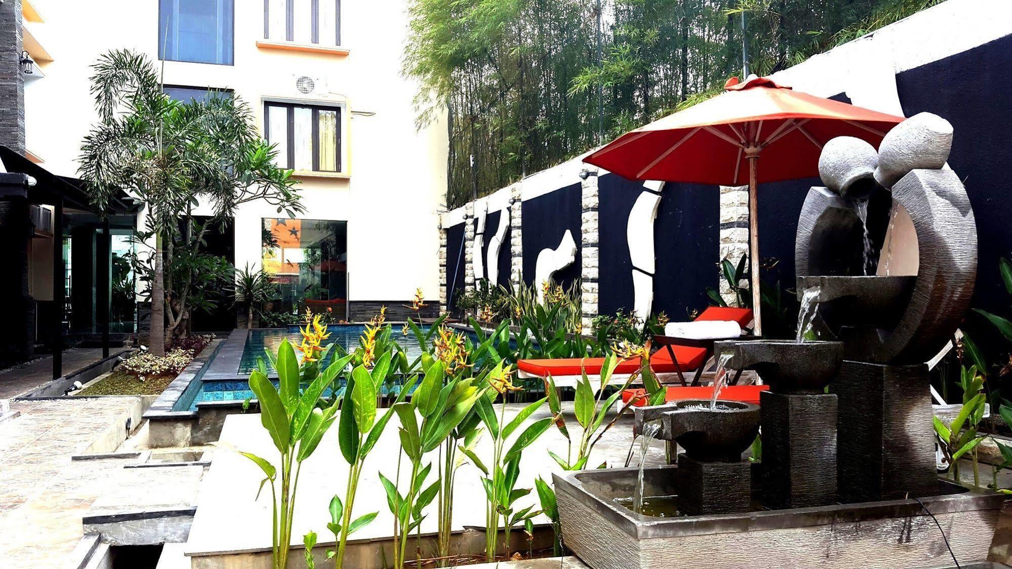 Argya Santi And 3* Seminyak (Bali)